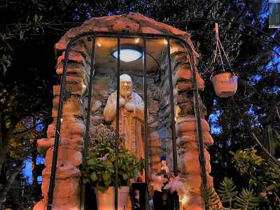 La statua di Padre Pio che ha dato il via al progetto del giardino